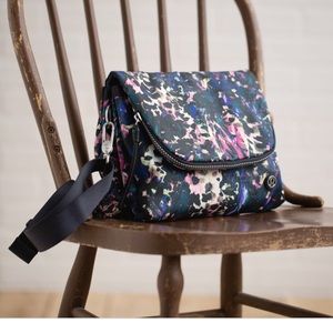 Party OM Bag - floral backdrop black multi